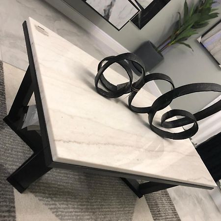 Palace Style Кингстън Екстериор снимка